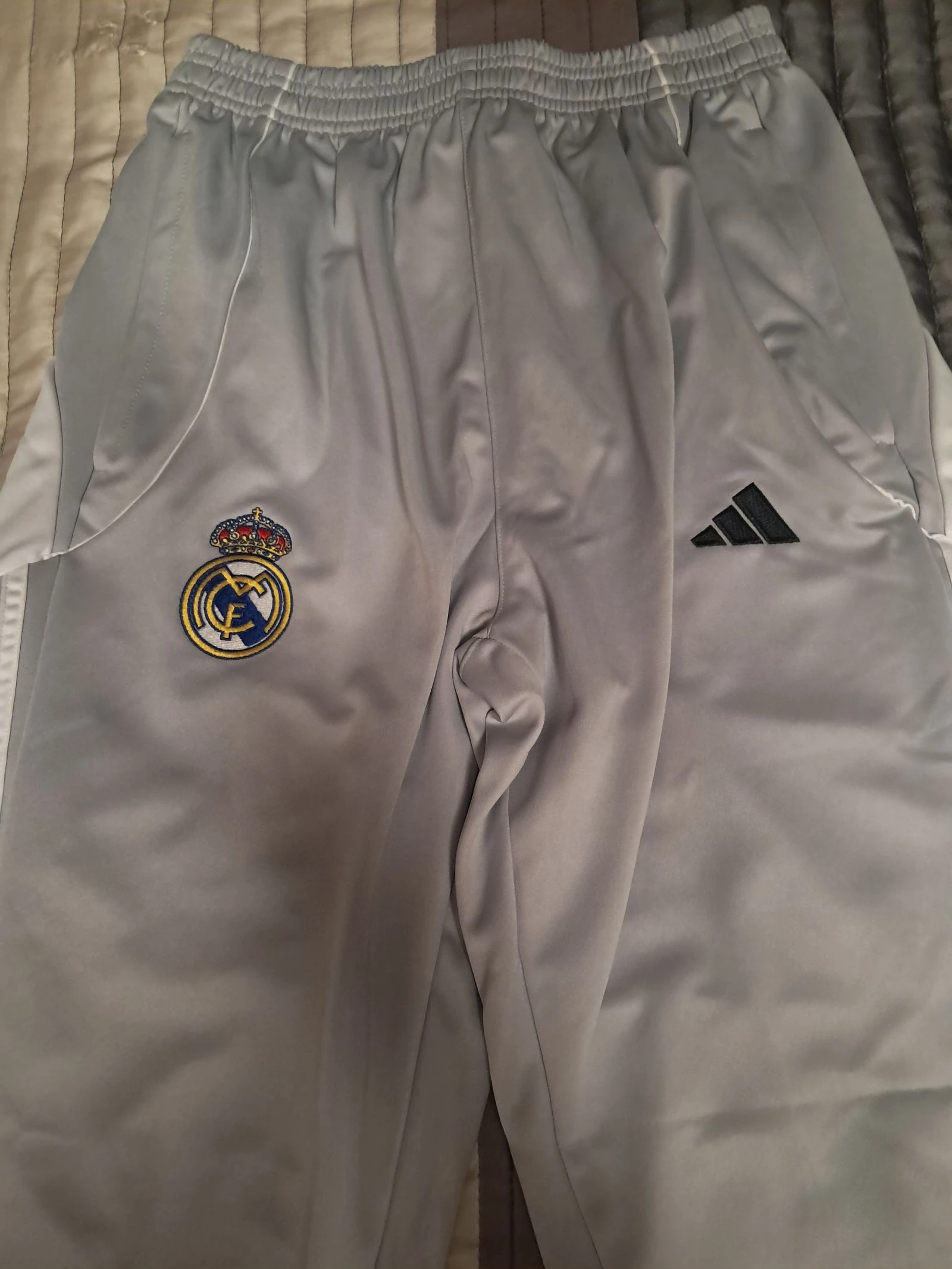 Real Madrid Tracksuit 25/26 - Full Set - Size M – photo 12